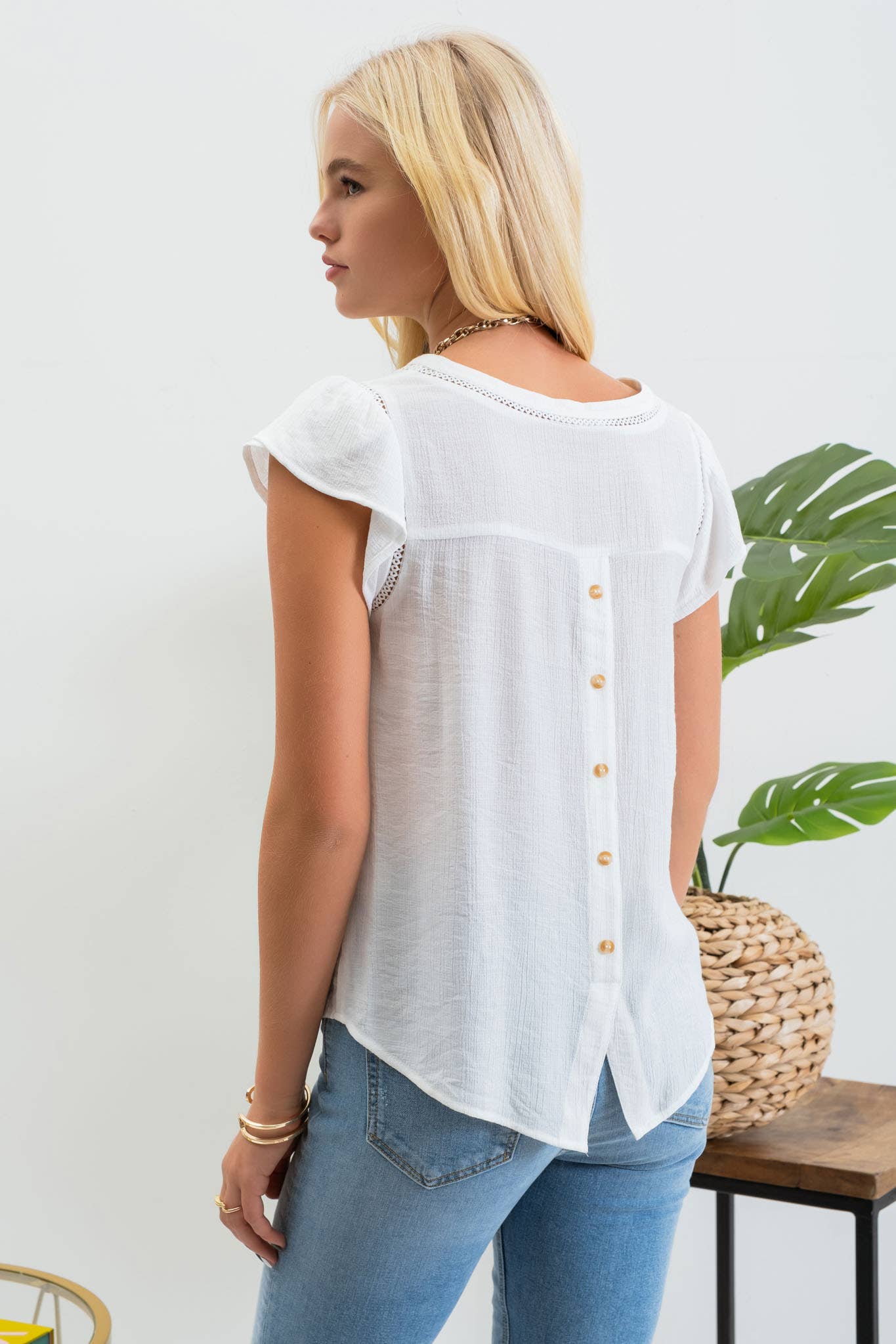 TULIP SLEEVE BACK BUTTON BLOUSE: FUCHSIA