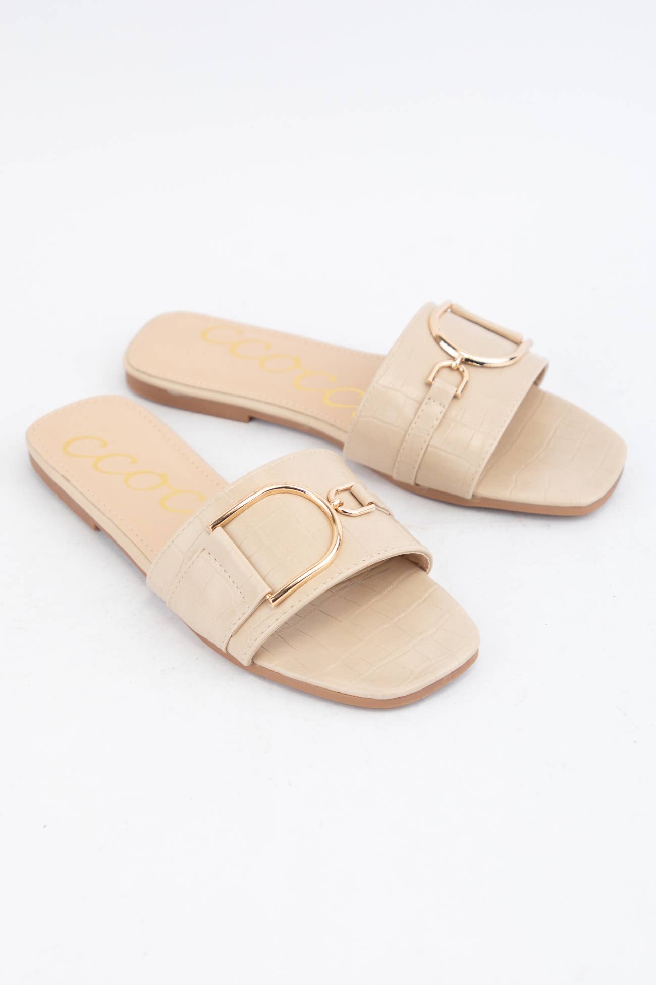 GOLDEN D-RING STRAP SLIP-ON SANDALS: BEIGE