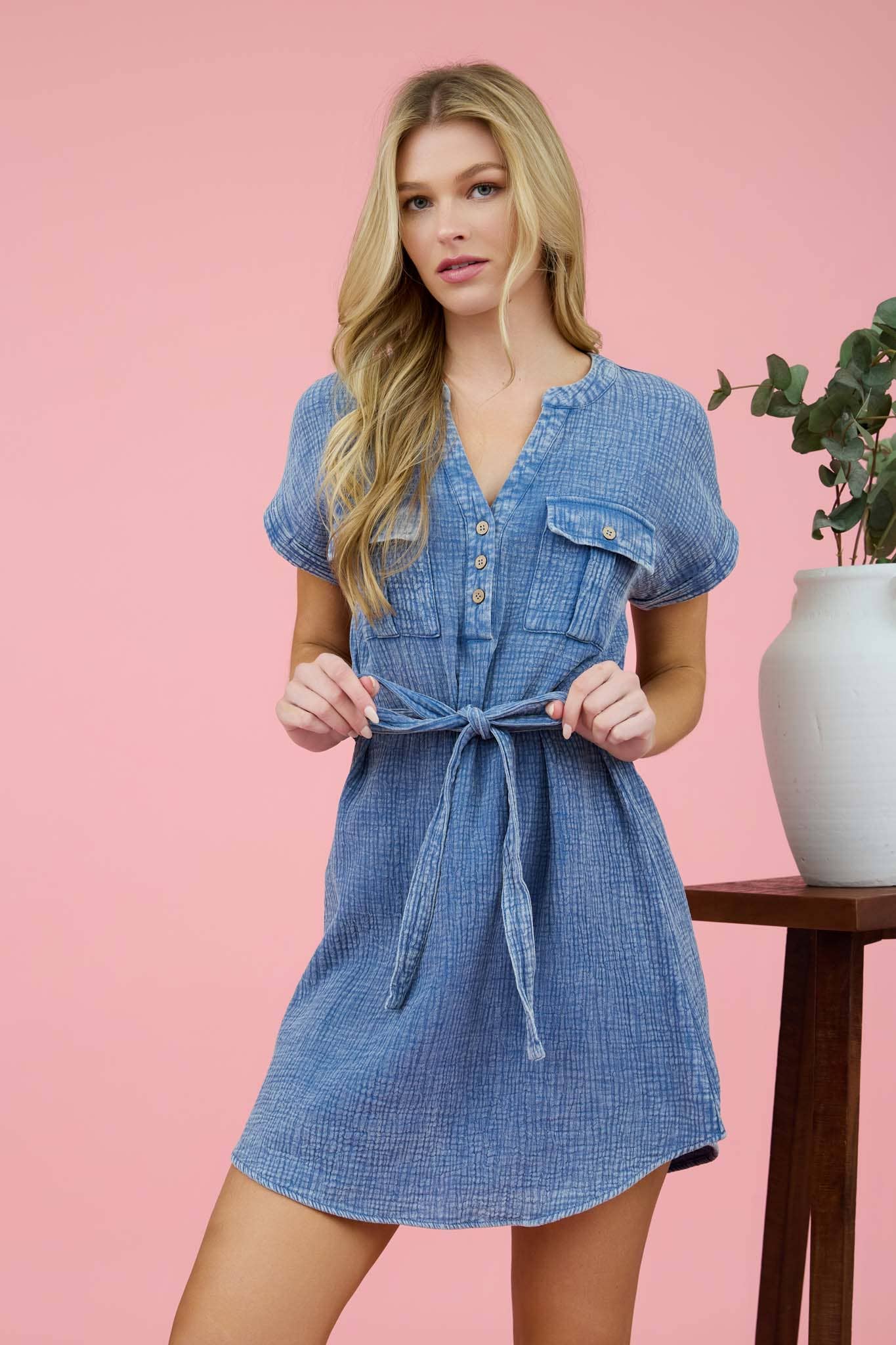 WASHED HALF BUTTON WAIST TIE MINI DRESS: CHAMBRAY