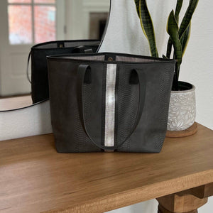 kira Tote.