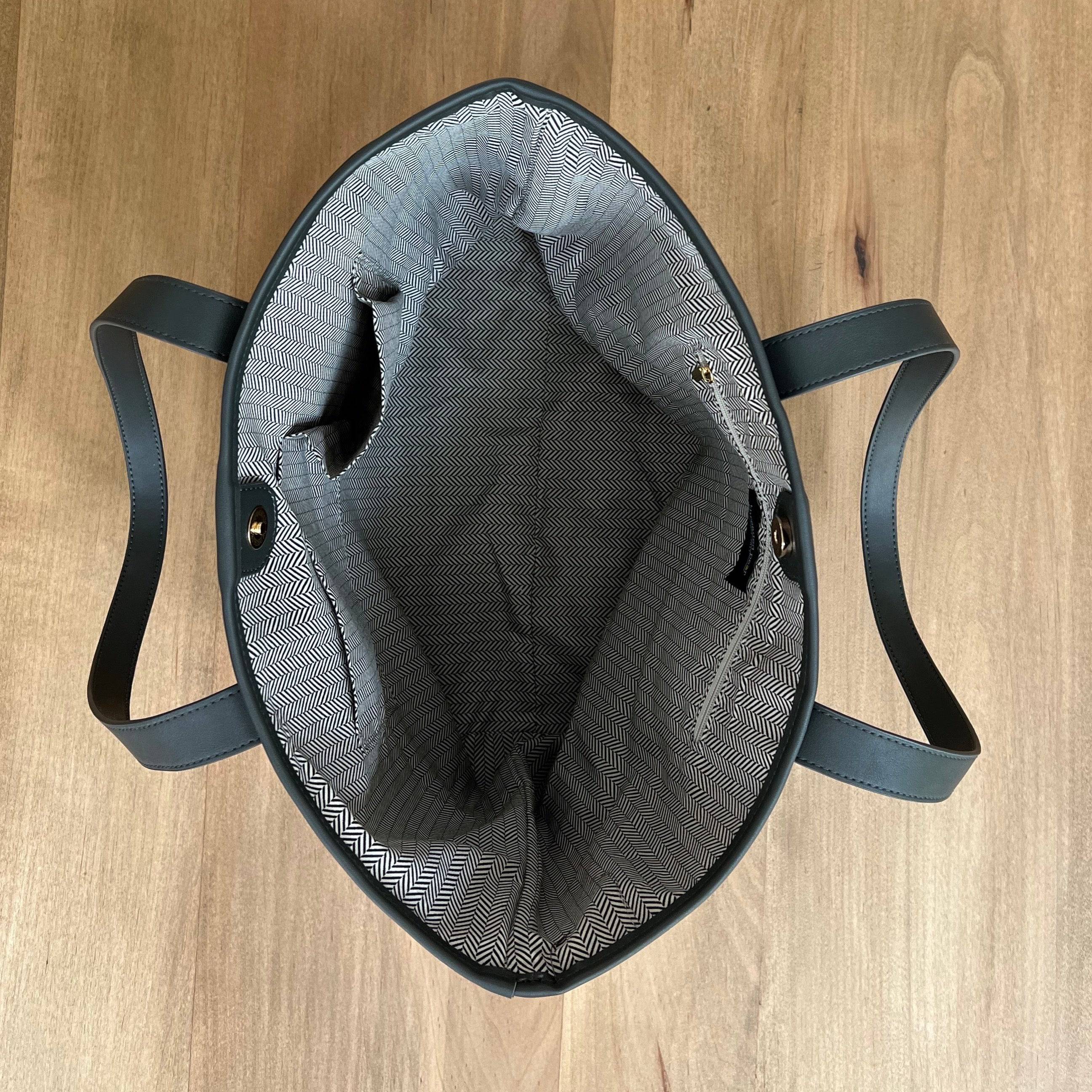 kira Tote.