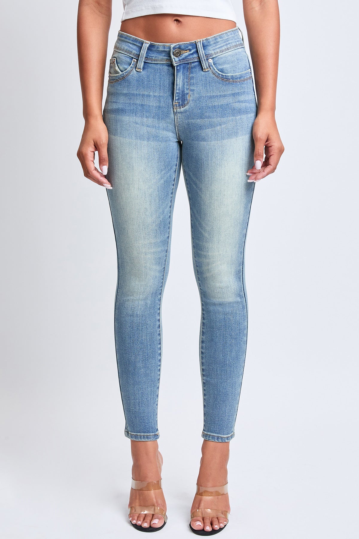 Women's WannaBettaButt Mid Rise Embroidered Skinny Jean