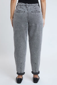 Women's Pleated Mom Jeans