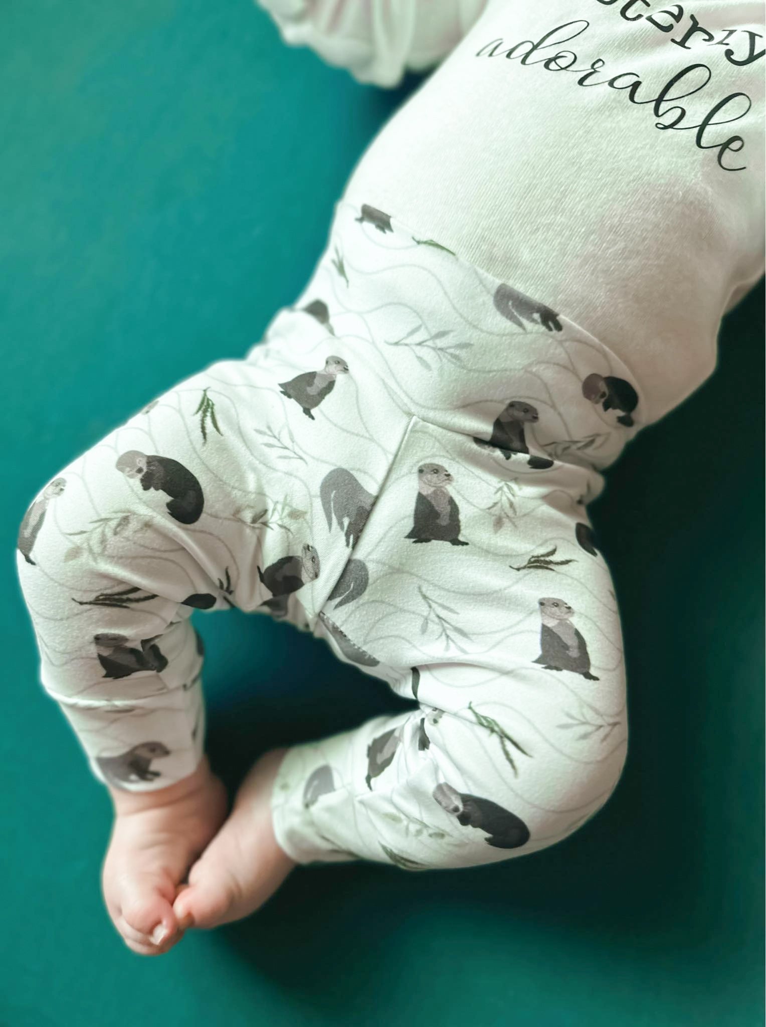Otterly Adorable Baby Leggings Outfit