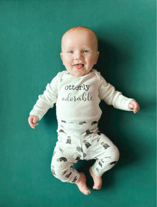 Otterly Adorable Baby Leggings Outfit