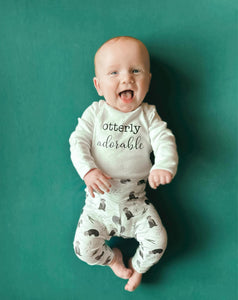 Otterly Adorable Baby Leggings Outfit