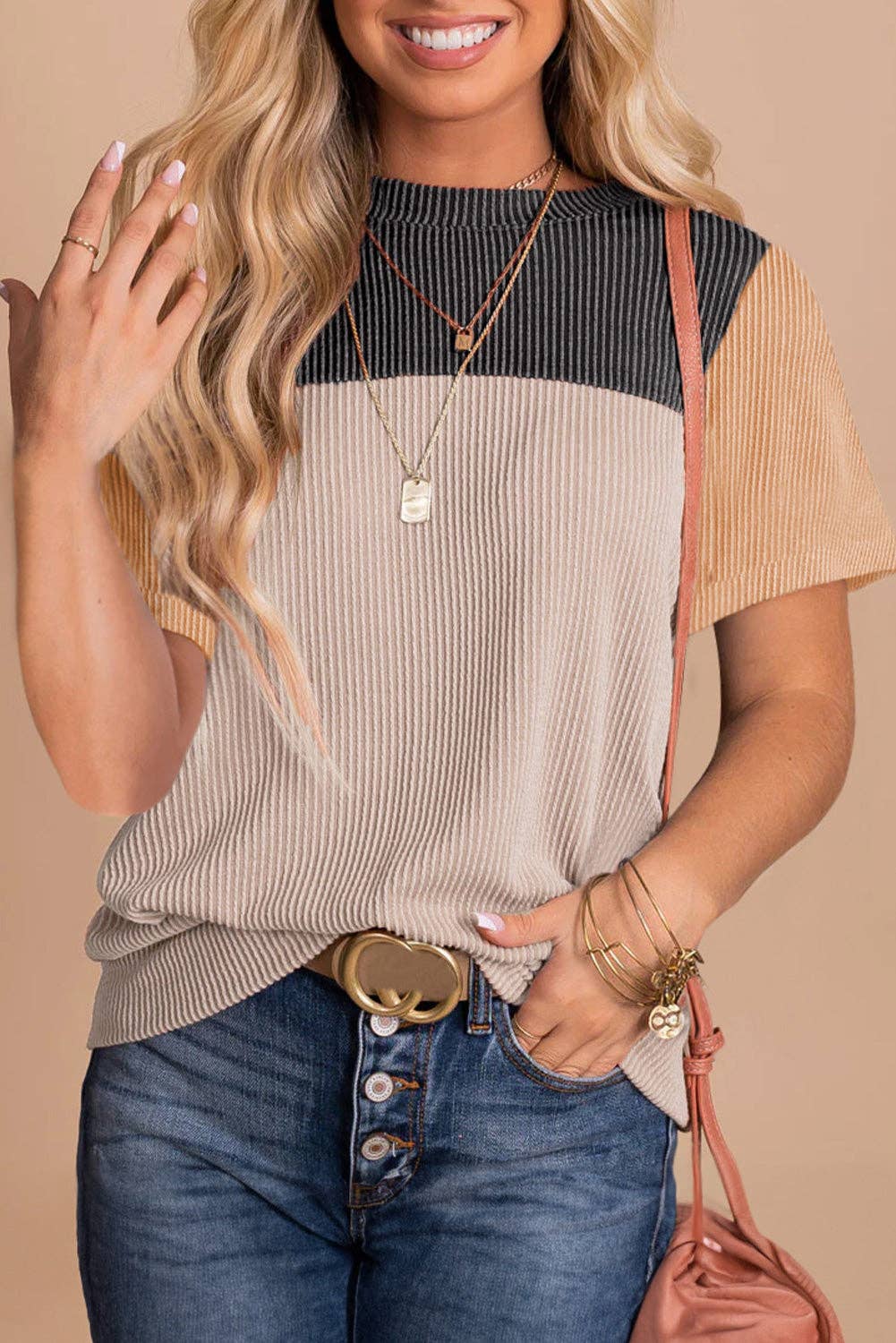 Ribbed Colorblock Short Sleeve T-Shirt: Black / S