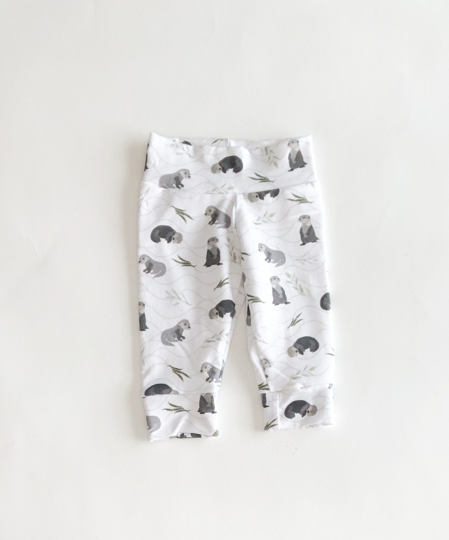 Otterly Adorable Baby Leggings Outfit